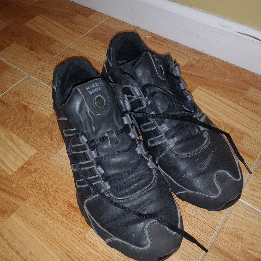 Nike Shox - Picture 2 of 3